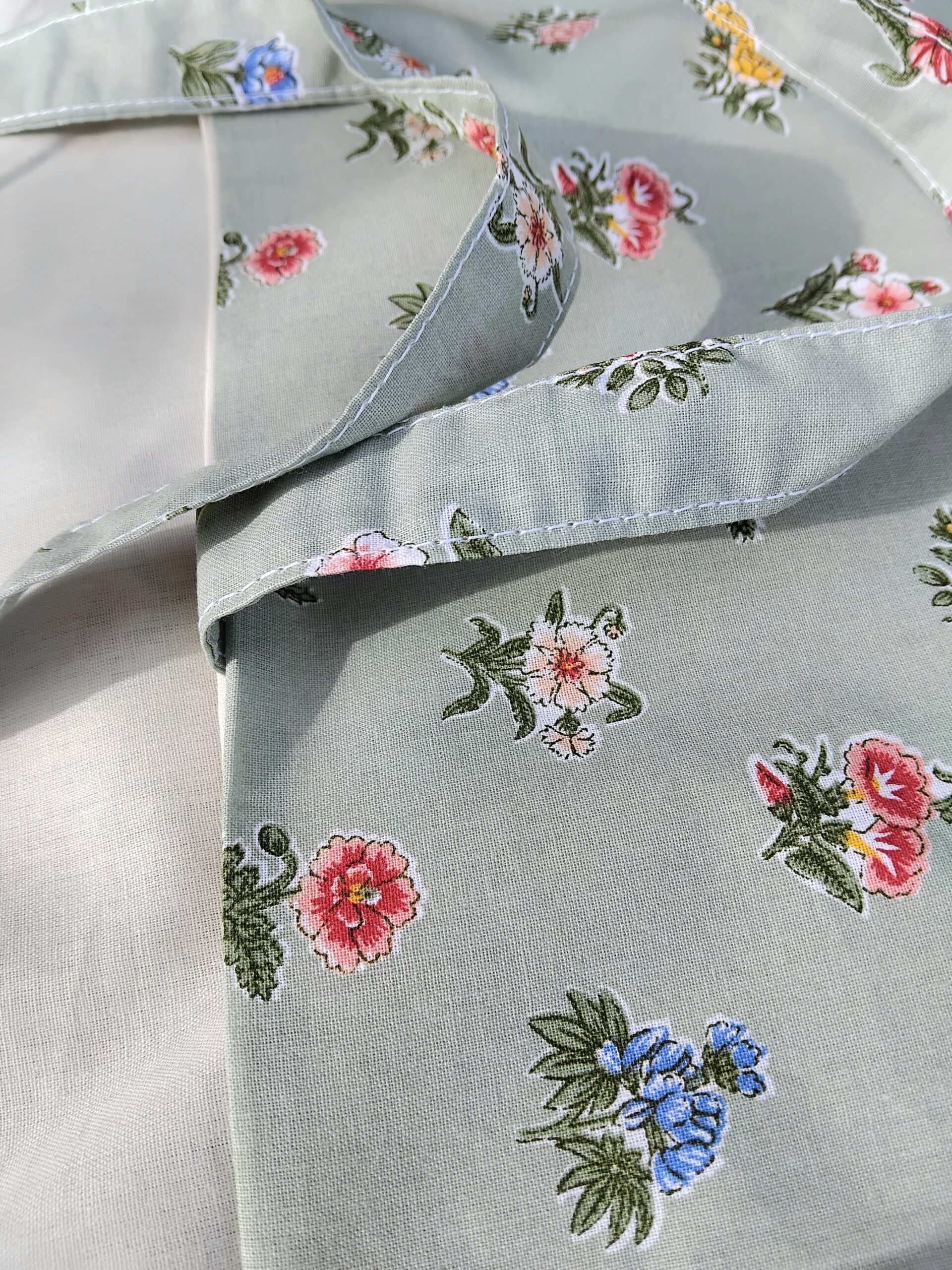 Joli sac à tarte en coton Oeko Tex motifs fleuris style vintage. – Image 3