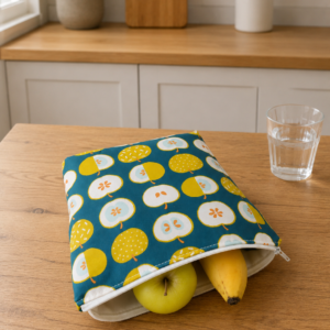 Pochette goûter 100% imperméable avec de belles pommes.