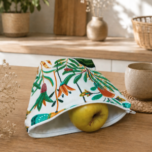 Pochette goûter 100% imperméable motifs végétaux.