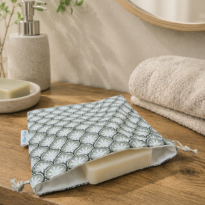 Pochette à solides imperméable en tissu coton Oeko Tex motifs géométriques.